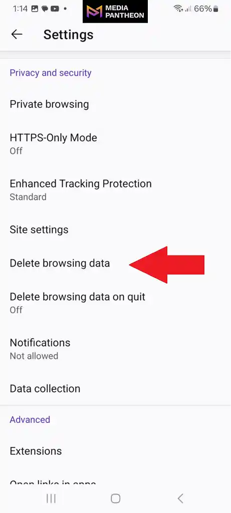 Firefox mobile settings screen with a red arrow pointing to the “Delete browsing data” option.